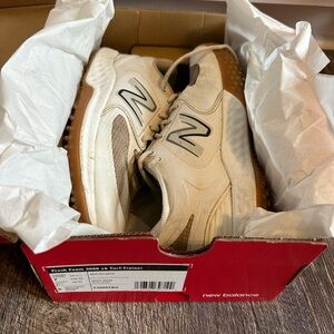 Size 7 Men’s (8.5 womens) Baseball/Golf- Turf Shoes
New Balance- Fresh Foam 3000